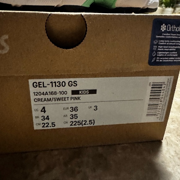 ASICS - Picture 3 of 4